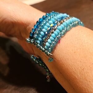 Memory wire beaded wrap bracelet Cuff  multiple strands of blue and clear Beads